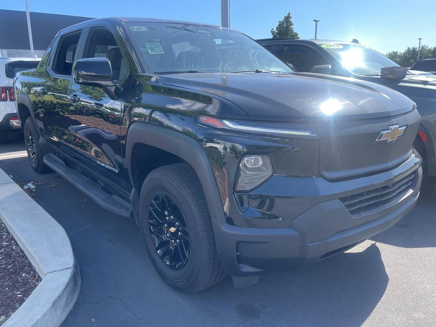 CHEVROLET SILVERADO EV 2024 1GC10UED1RU205551 image CHEVROLET SILVERADO EV 2024 1GC10UED1RU205551 image